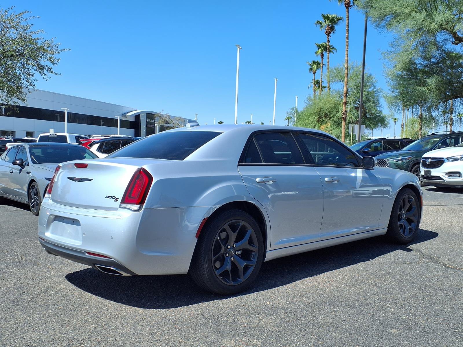 Used 2023 Chrysler 300 S w/ Comfort Group RWD image 5