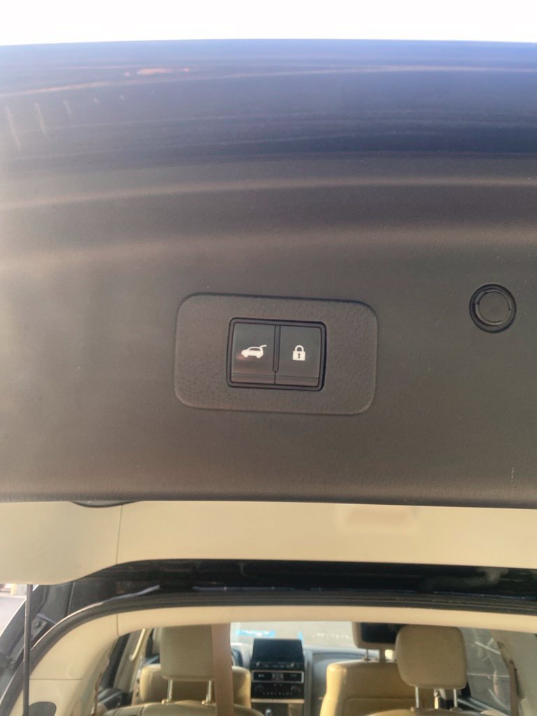 Used 2023 Nissan Armada Platinum w/ Captain's Chairs Package AWD/4WD image 14