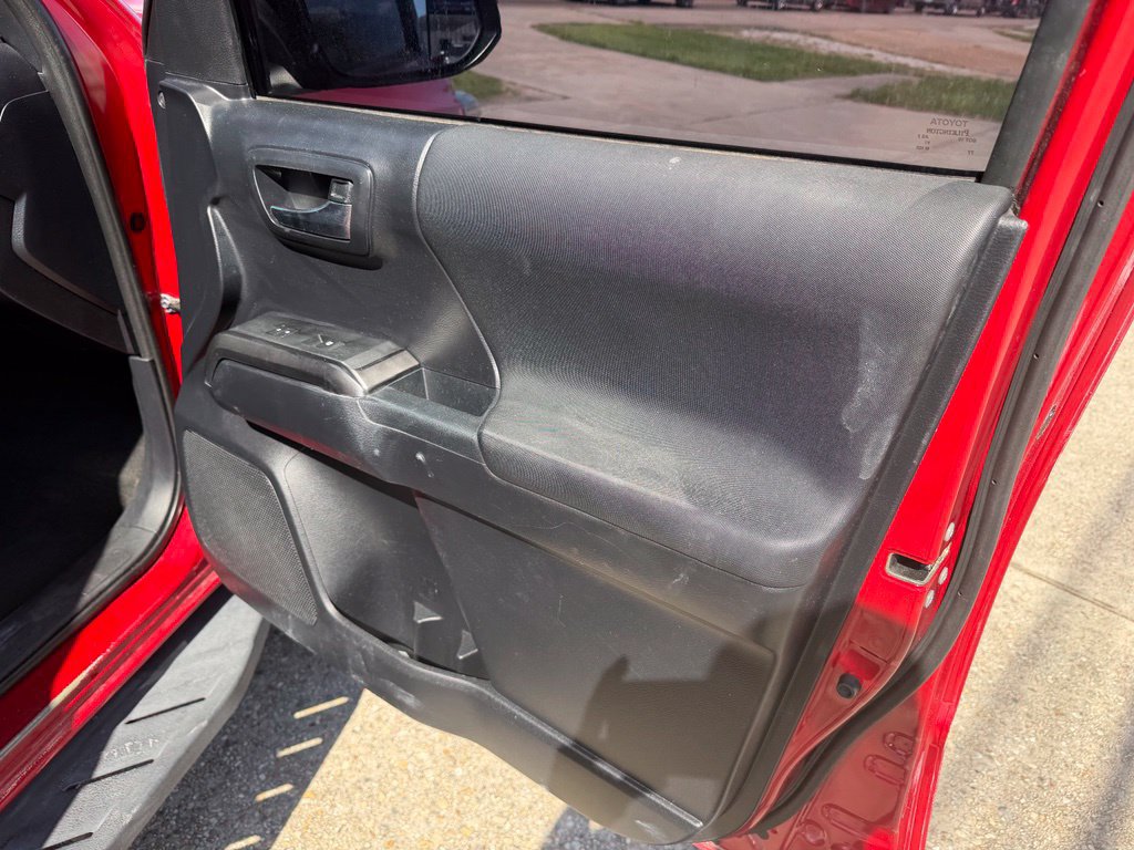 Used 2019 Toyota Tacoma TRD Sport RWD image 14