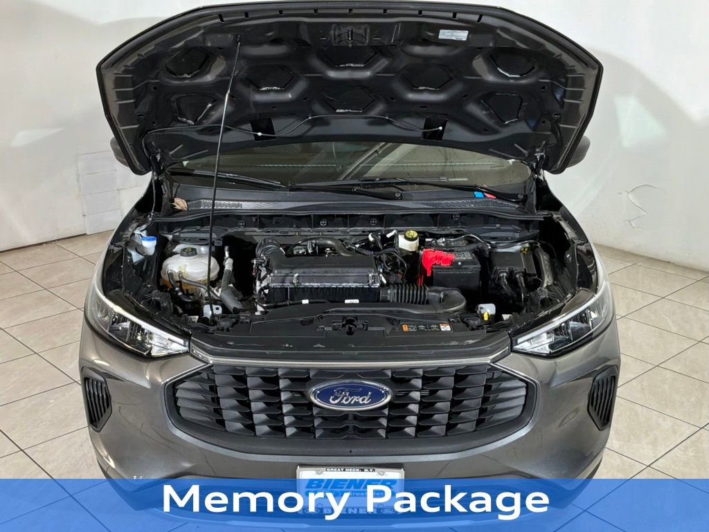 Used 2025 Ford Escape Active w/ Active Premium Tech Pack image 16