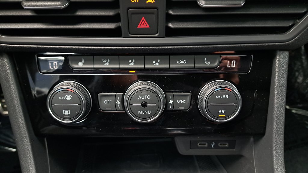 Used 2023 Volkswagen Jetta GLI Autobahn FWD image 21