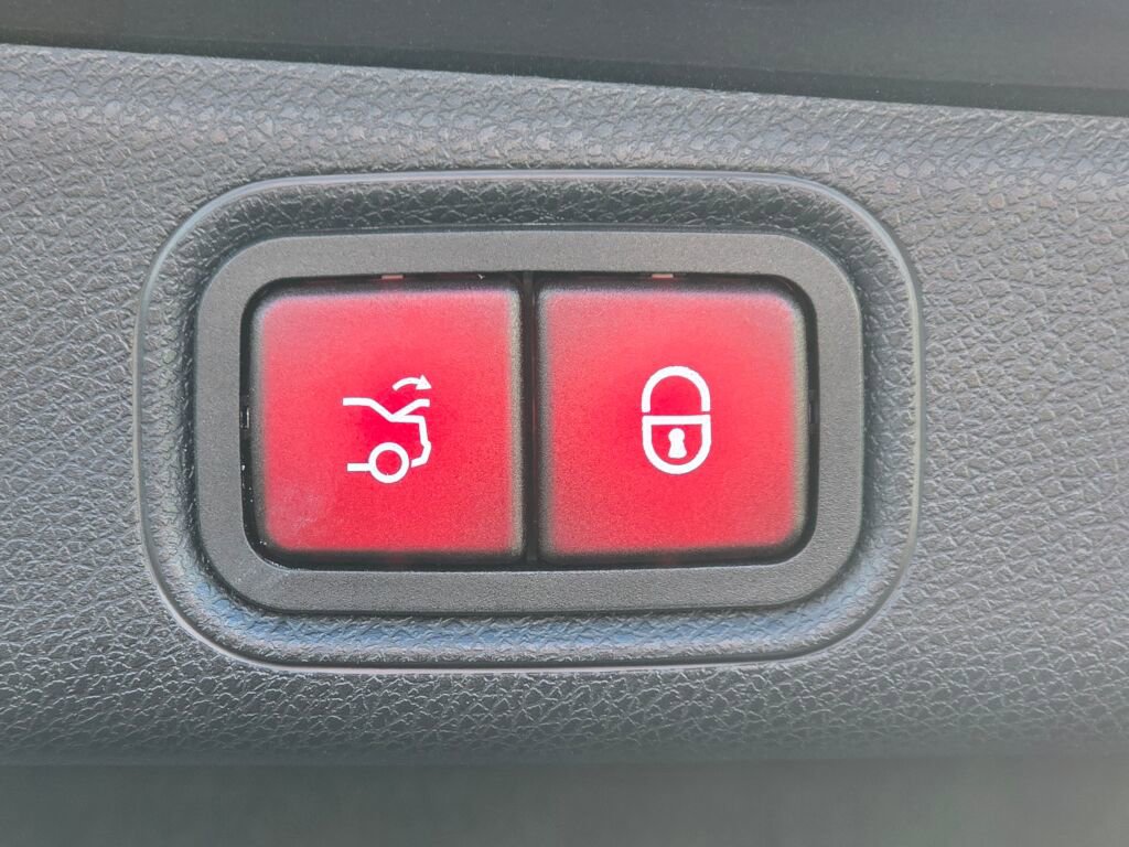 Used 2023 Mercedes-Benz E 450 4MATIC Sedan image 24