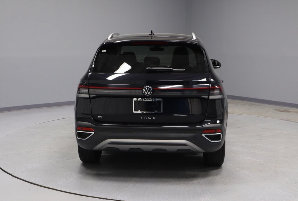 Used 2025 Volkswagen Taos SE FWD image 10