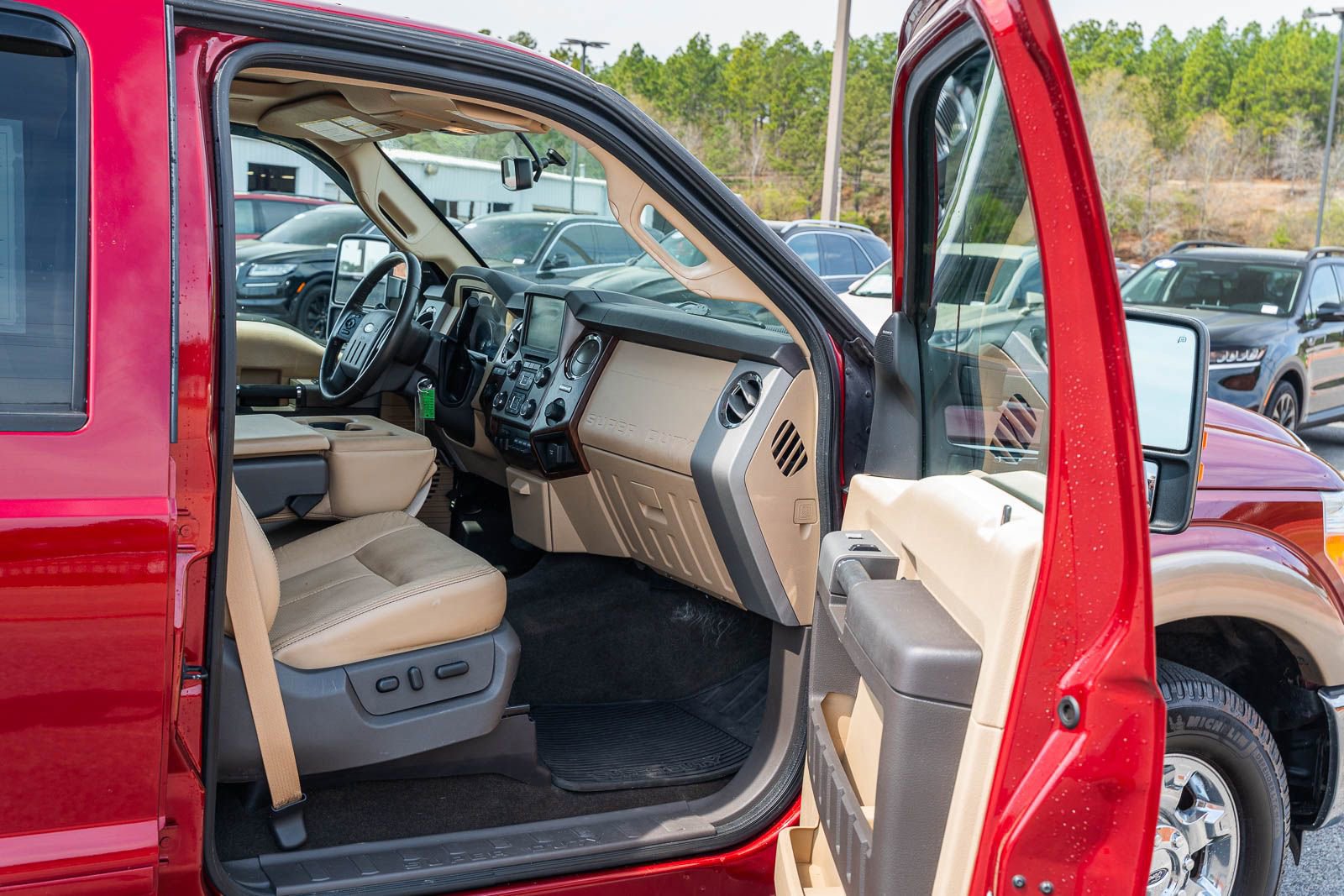 Used 2014 Ford F250 Lariat w/ Lariat Ultimate Package image 18