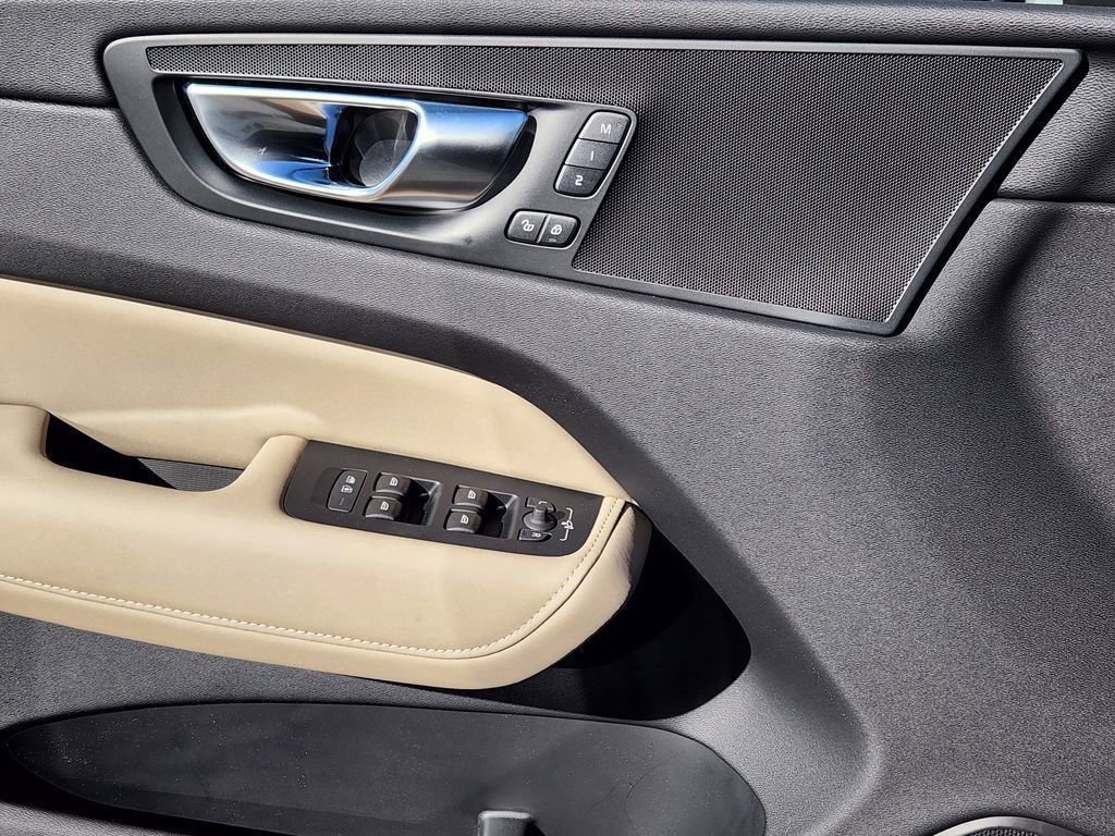 New 2026 Volvo XC60 B5 Plus w/ Protection Package Premier image 3