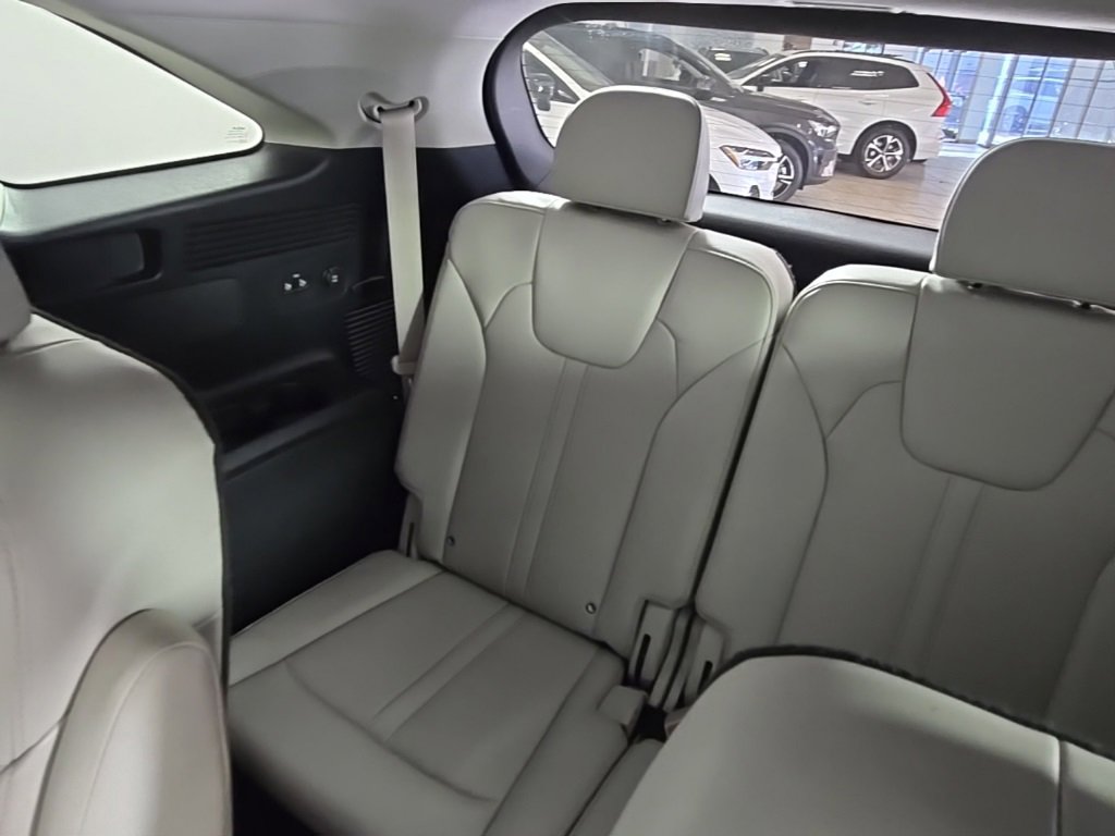 Used 2023 Kia Sorento EX image 16