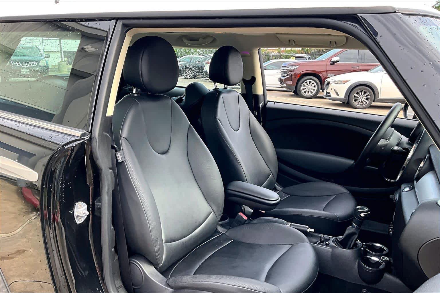 Used 2012 MINI Cooper Hardtop image 8