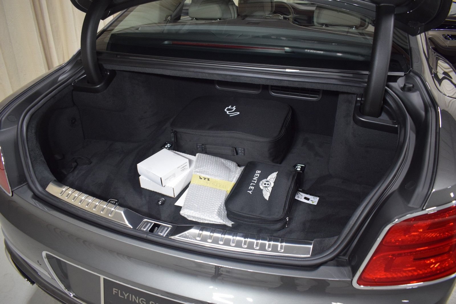New 2026 Bentley Flying Spur Plug-In Hybrid AWD/4WD image 43
