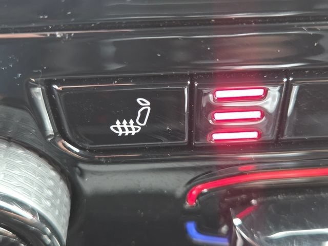 Used 2024 Jeep Grand Cherokee Altitude AWD/4WD image 13