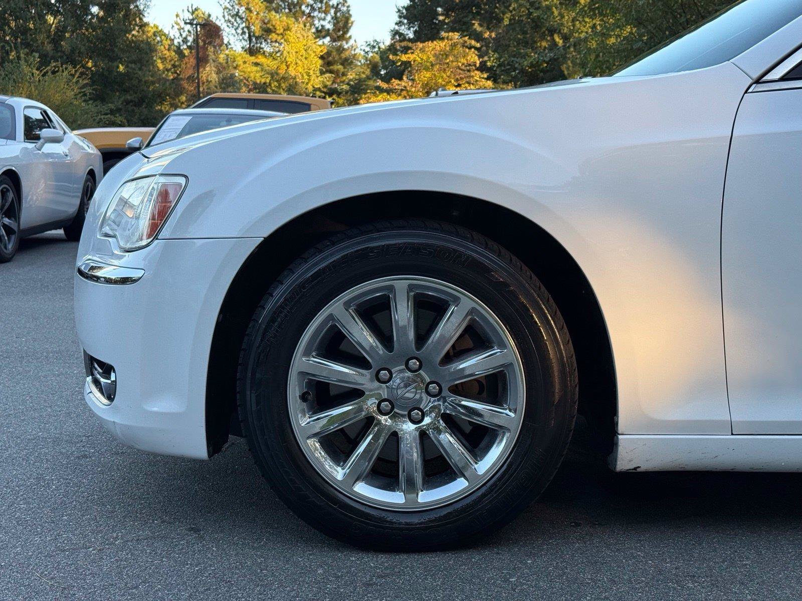 Used 2014 Chrysler 300 C RWD image 13