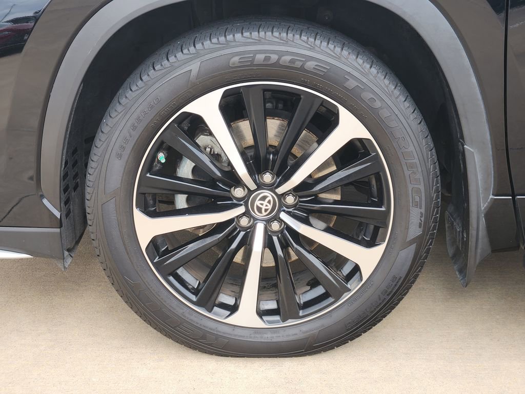 Used 2021 Toyota Highlander XSE FWD image 10