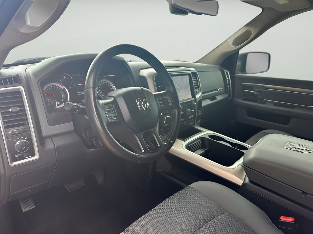 Used 2019 RAM 1500 Classic SLT AWD/4WD image 34