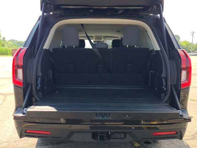 Used 2025 Ford Expedition Active AWD/4WD image 34