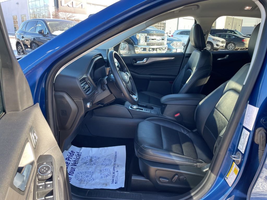 Used 2022 Ford Escape Titanium image 8