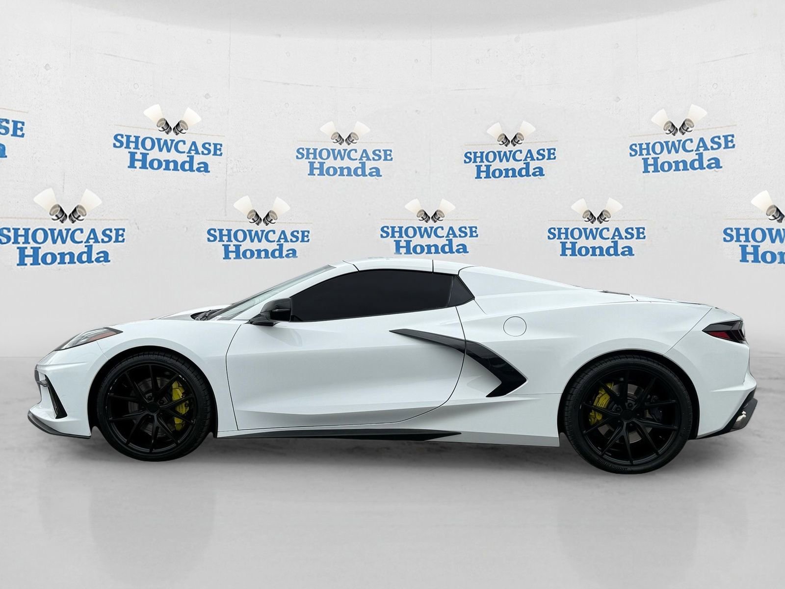 Used 2022 Chevrolet Corvette Stingray Premium Conv w/ Z51 Performance Package RWD image 4