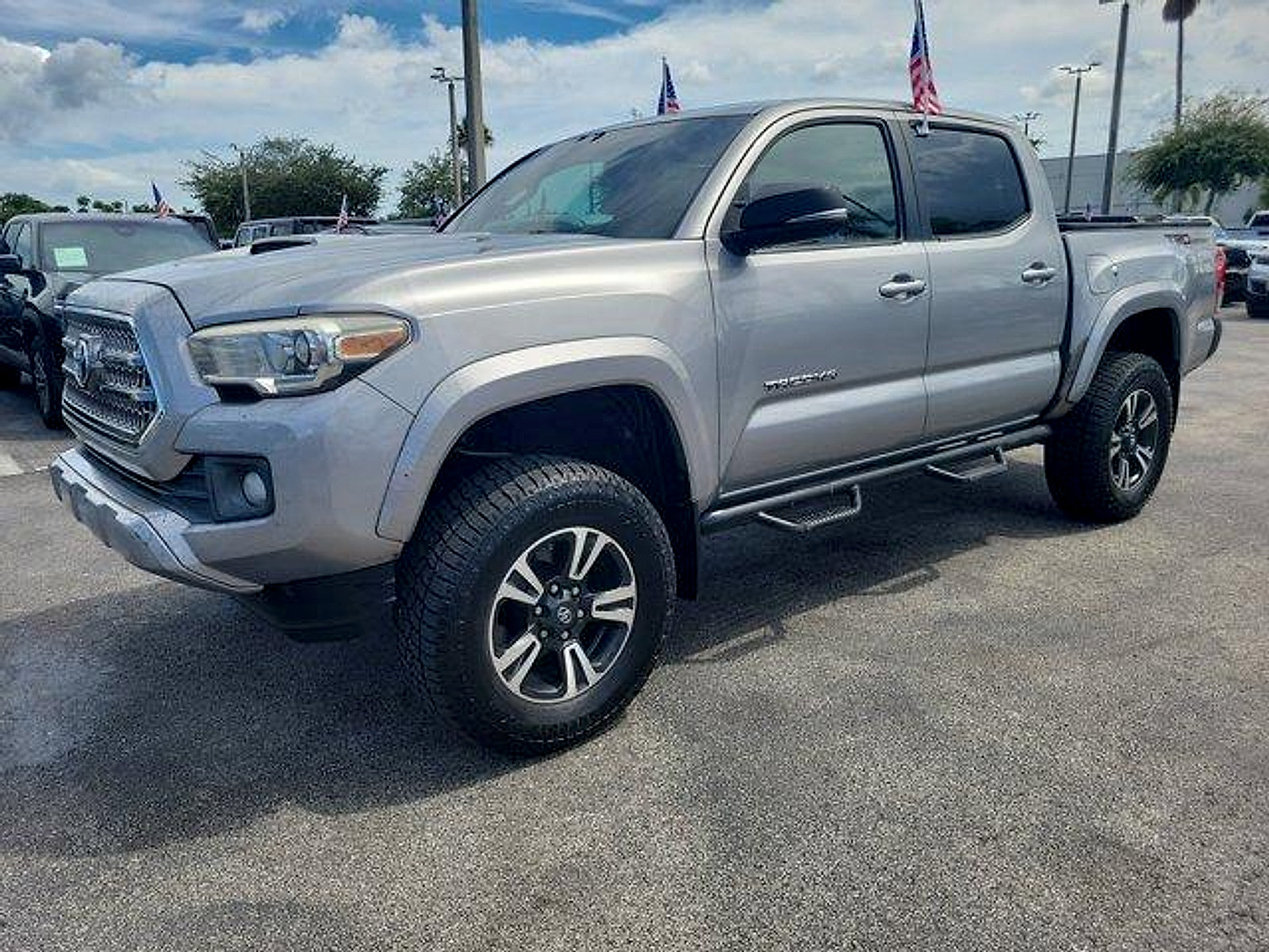 Used 2016 Toyota Tacoma TRD Sport w/ Towing Package RWD image 3