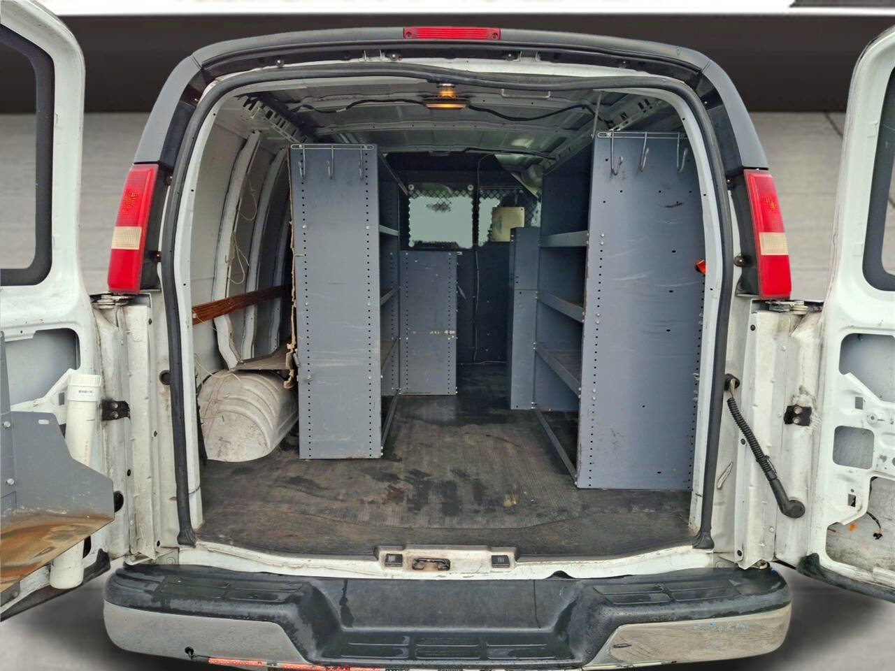 Used 2014 Chevrolet Express 2500 image 19
