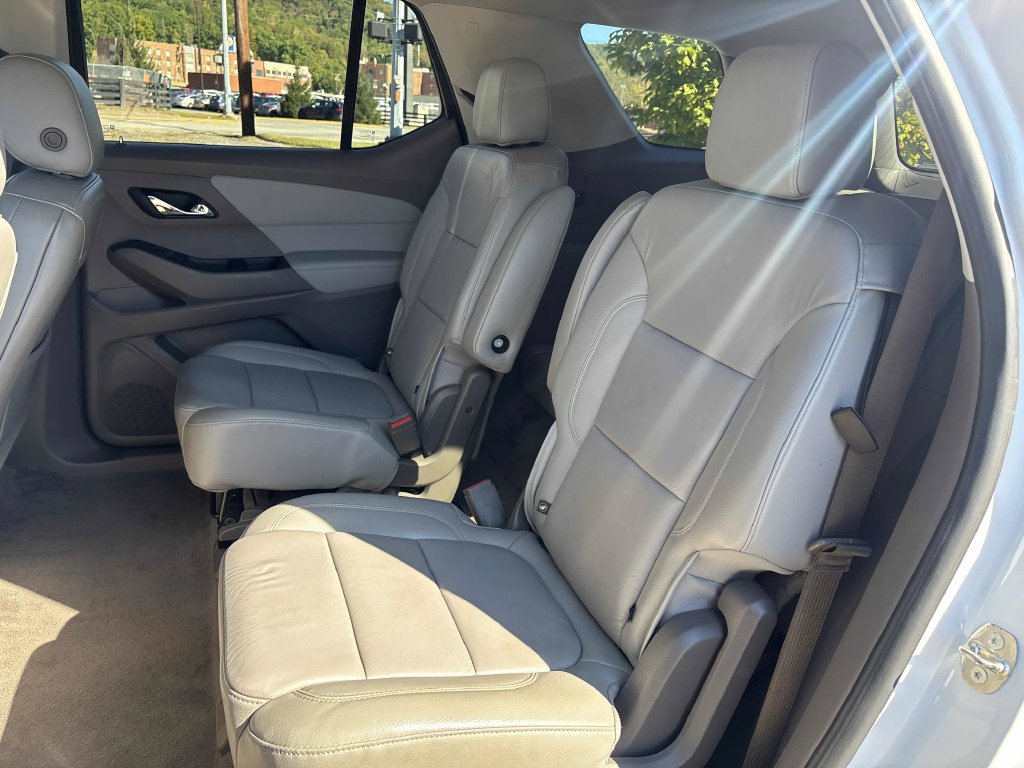 Used 2019 Chevrolet Traverse LT FWD image 22