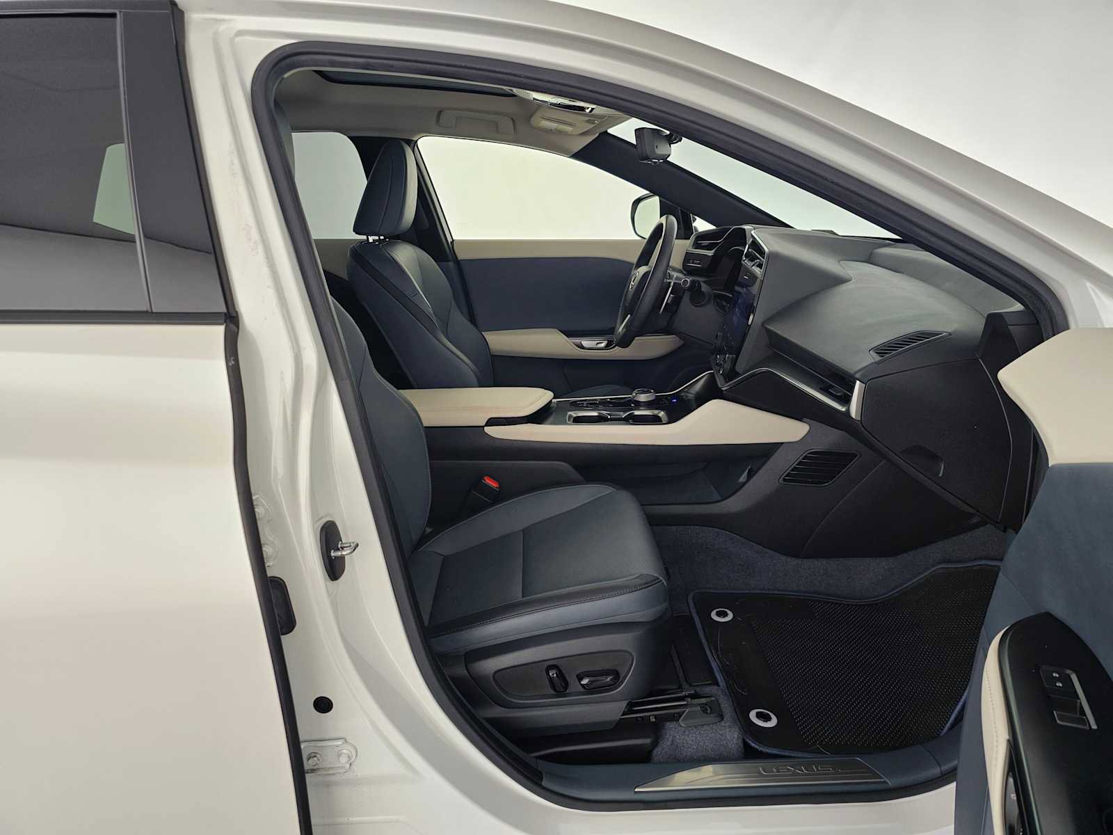 Certified 2023 Lexus RZ 450e Premium w/ Technology Package image 10