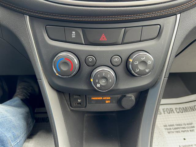 Used 2017 Chevrolet Trax LT w/ Sun & Sound Package FWD image 21