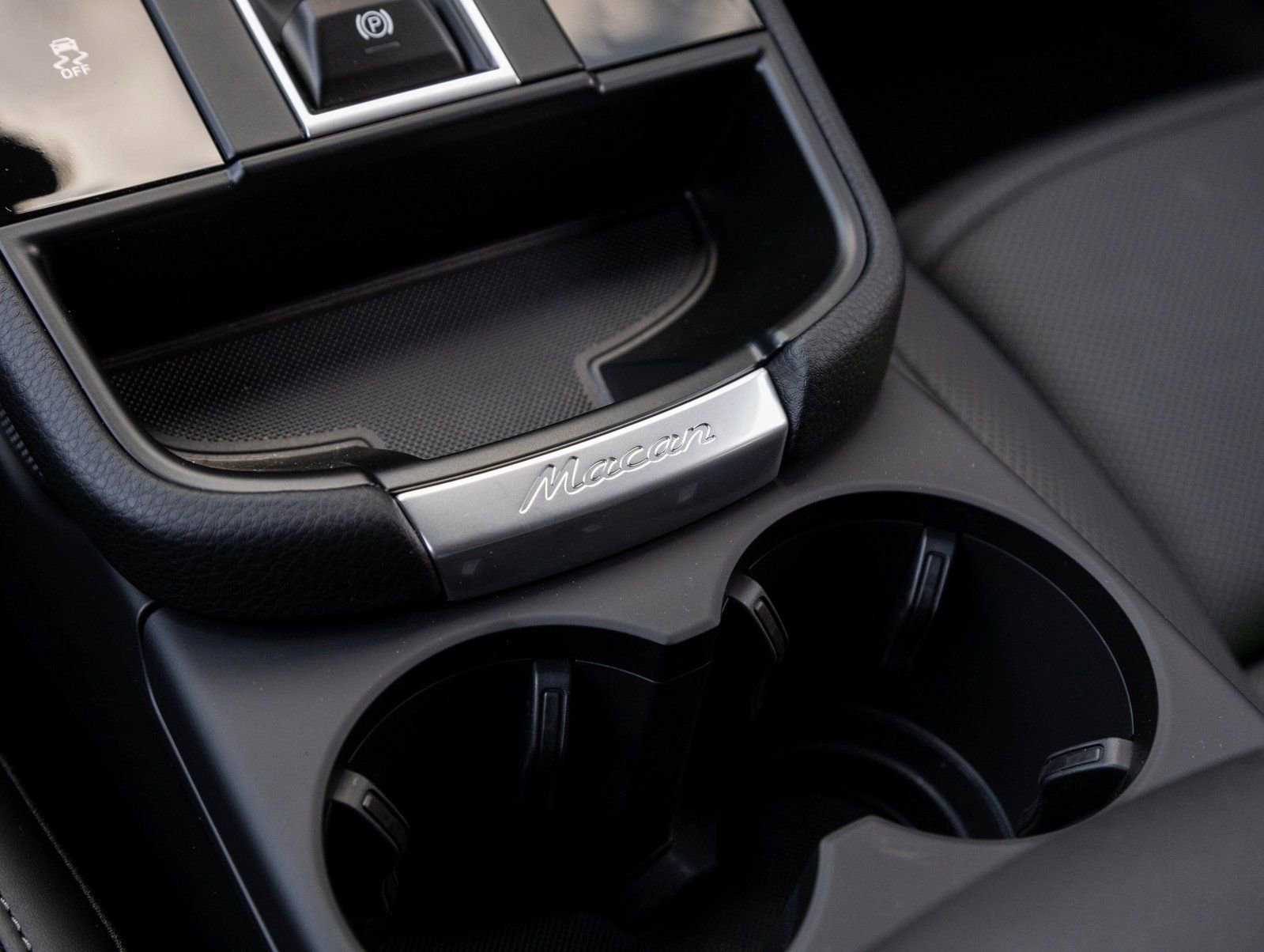 Certified 2026 Porsche Macan image 28