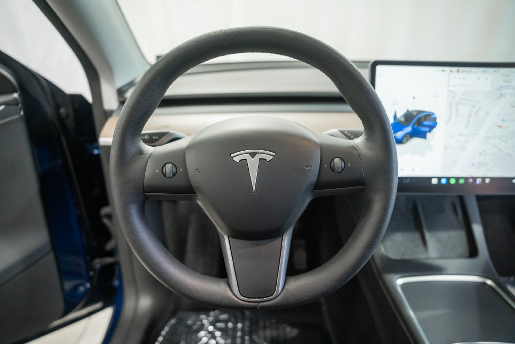 Used 2025 Tesla Model Y Long Range AWD/4WD image 25