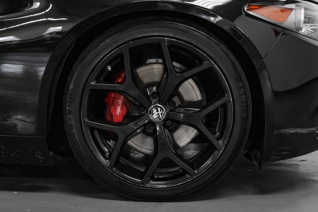 Used 2020 Alfa Romeo Giulia w/ Nero Edizione RWD image 47