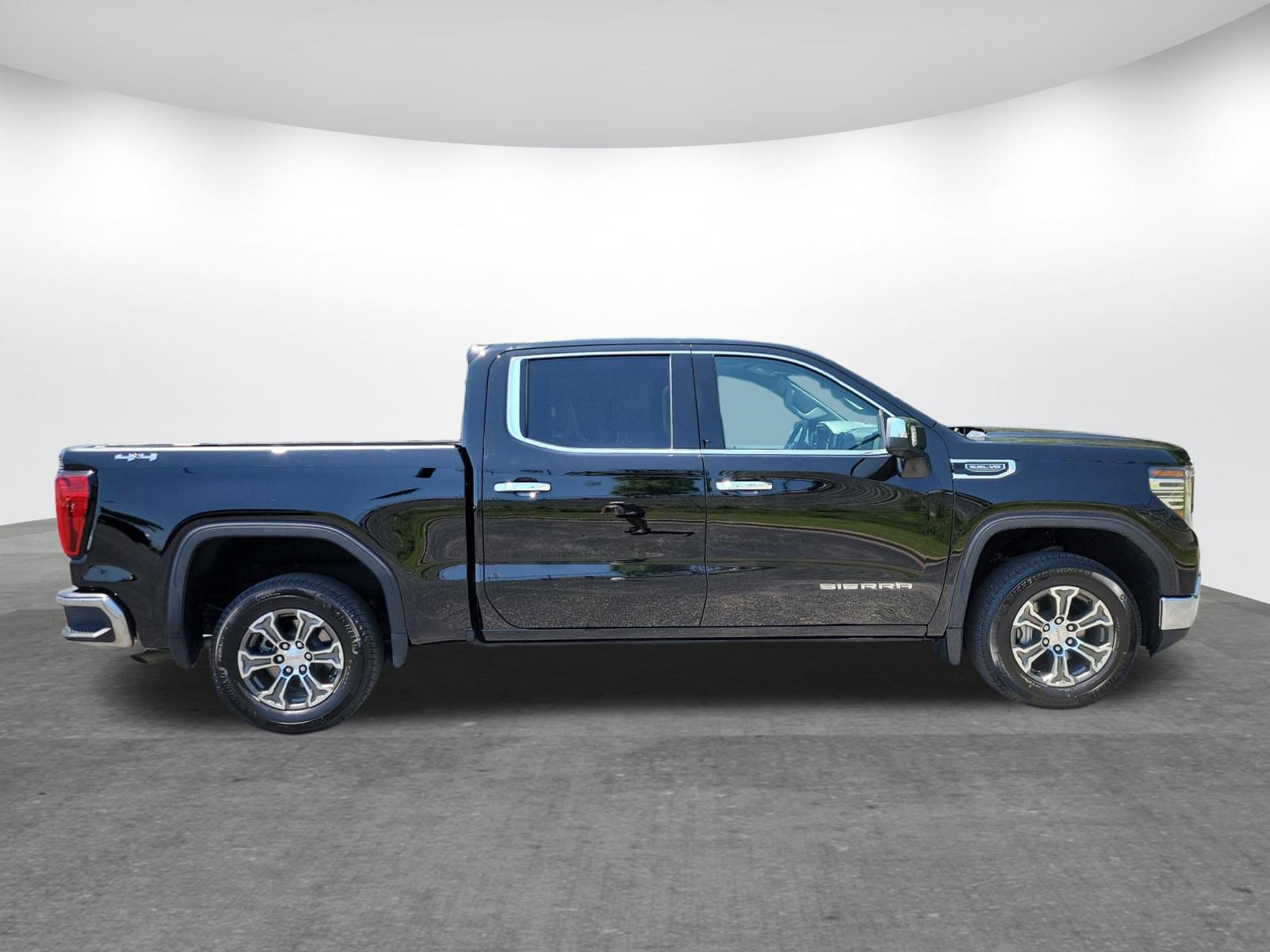Used 2026 GMC Sierra 1500 SLT AWD/4WD image 24