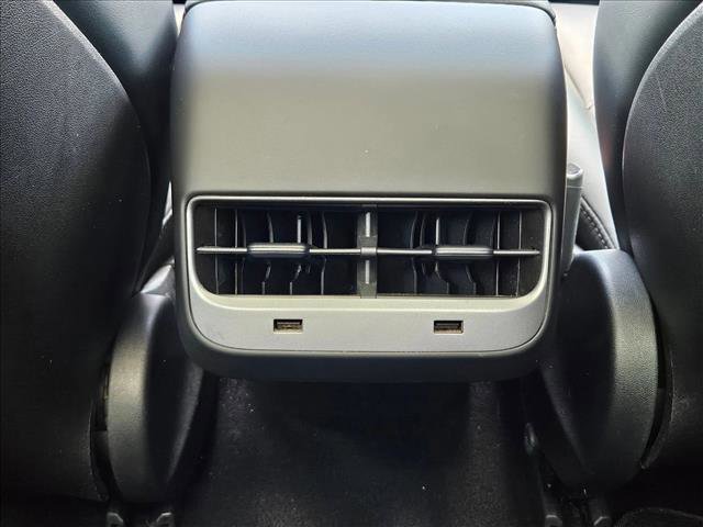 Used 2020 Tesla Model 3 Standard Range Plus image 17