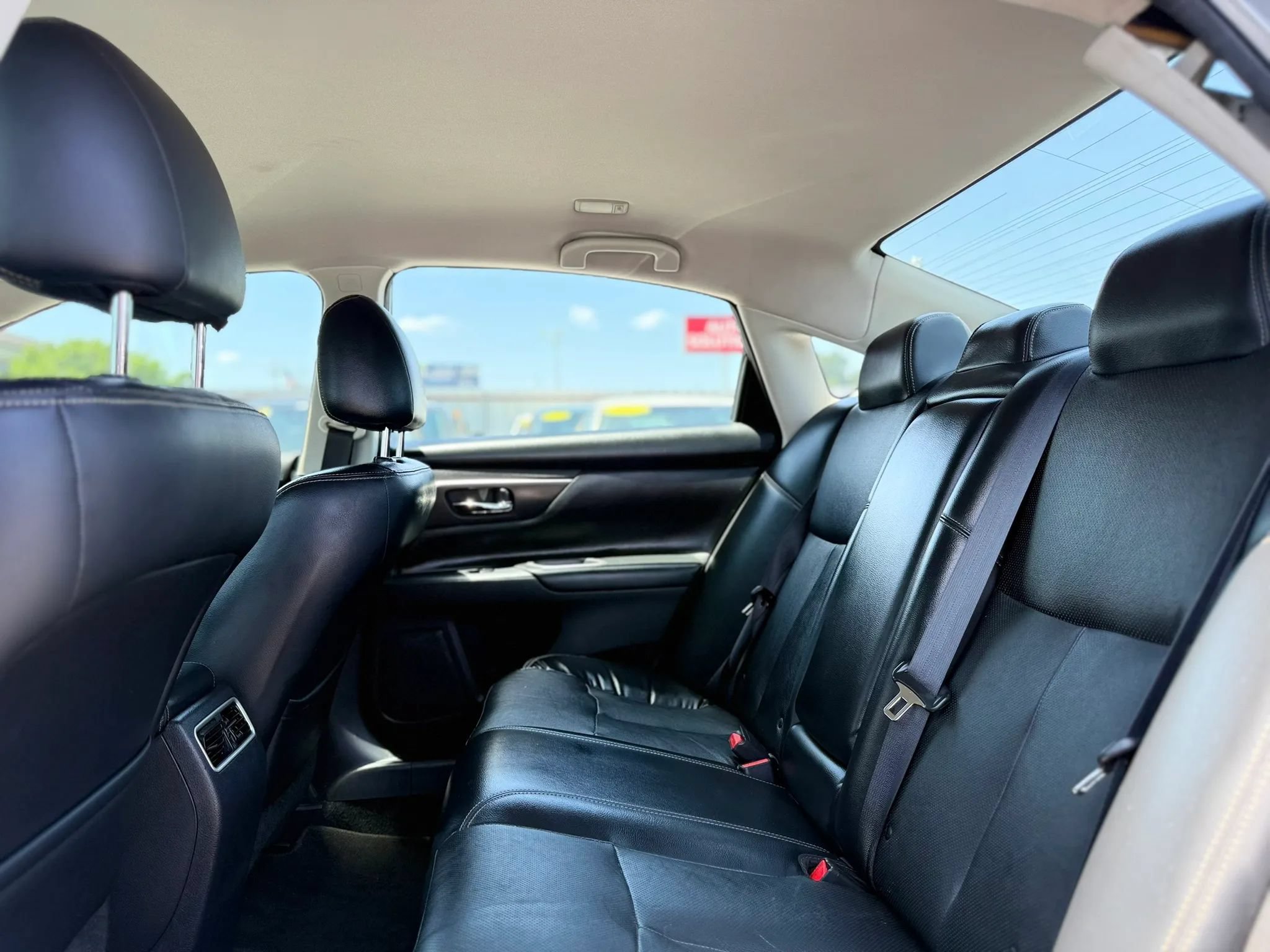 Used 2018 Nissan Altima 2.5 SL FWD image 16