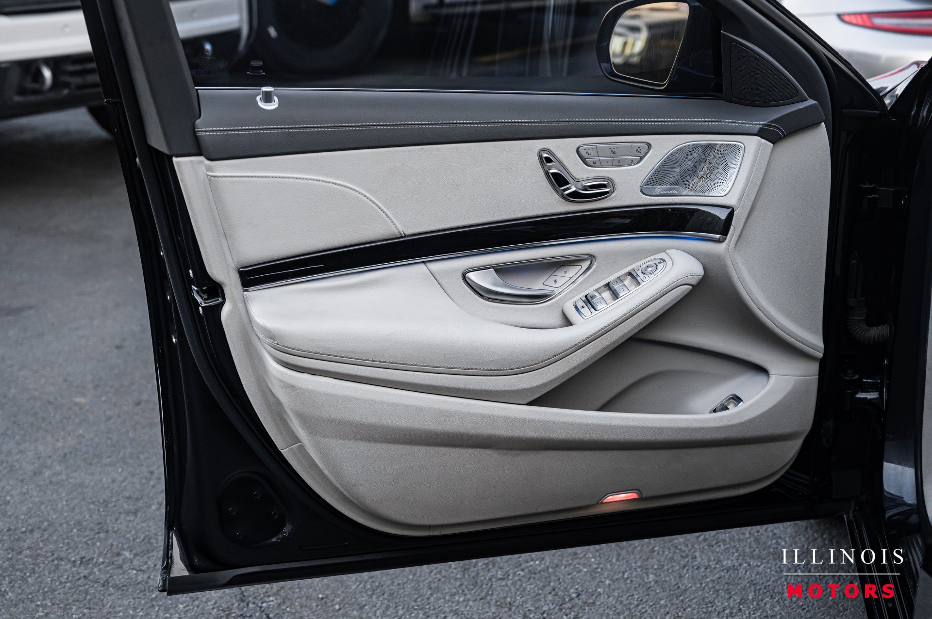 Used 2015 Mercedes-Benz S 550 Sedan w/ Premium 1 Package image 14