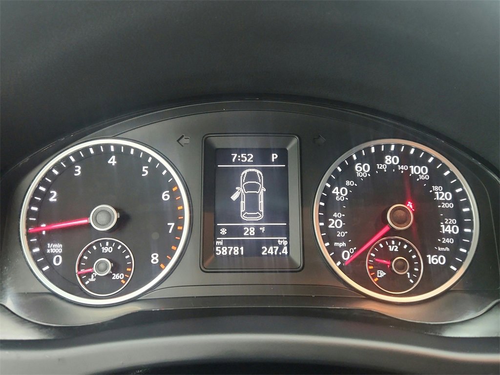 Used 2017 Volkswagen Tiguan Limited w/ Premium Package image 12