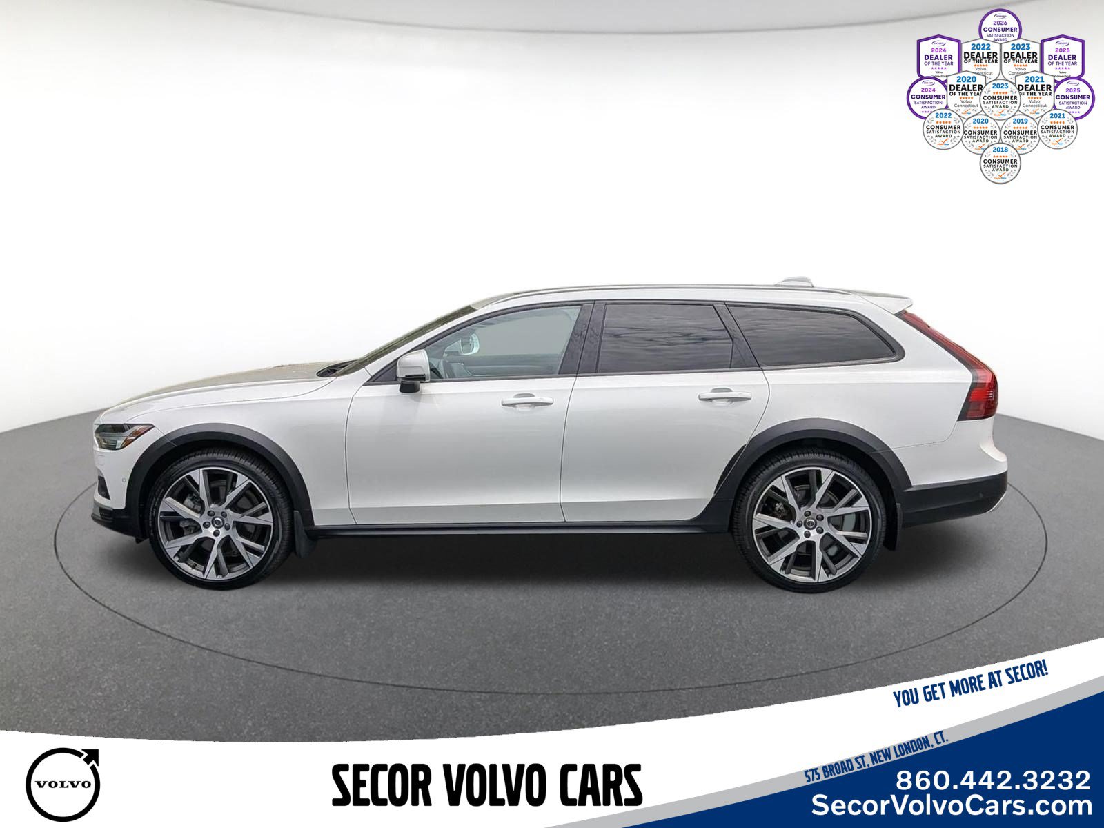 Used 2025 Volvo V90 B6 Cross Country Ultra AWD/4WD image 10