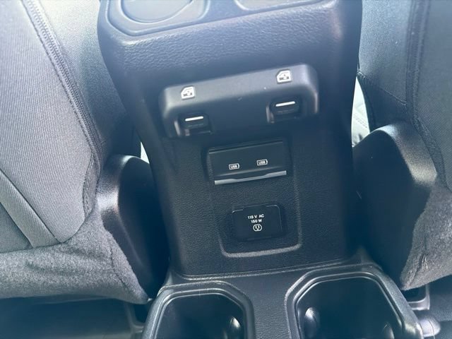 Used 2022 Jeep Wrangler Unlimited Sahara AWD/4WD image 14