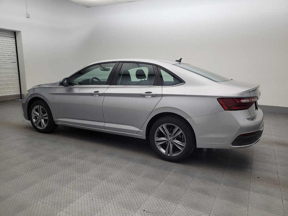 Used 2022 Volkswagen Jetta SE FWD image 3