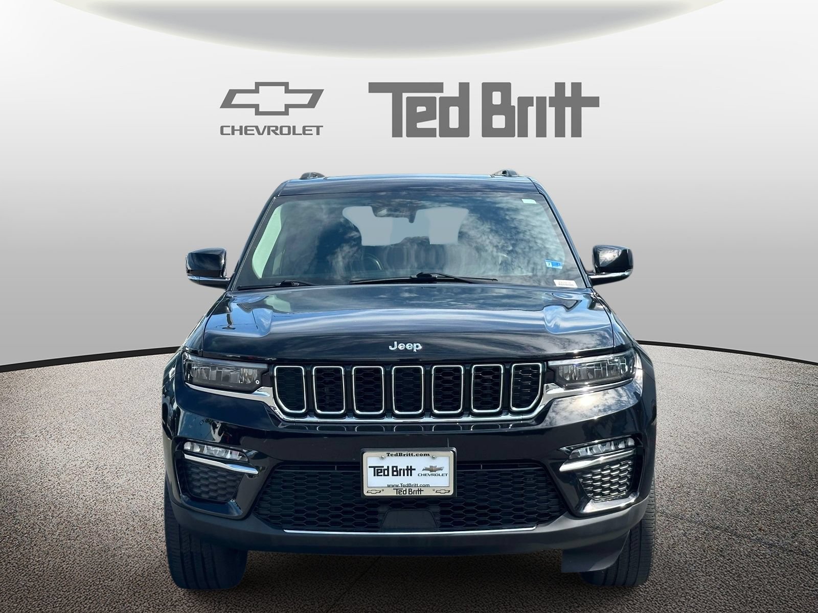 Used 2022 Jeep Grand Cherokee Limited RWD image 2