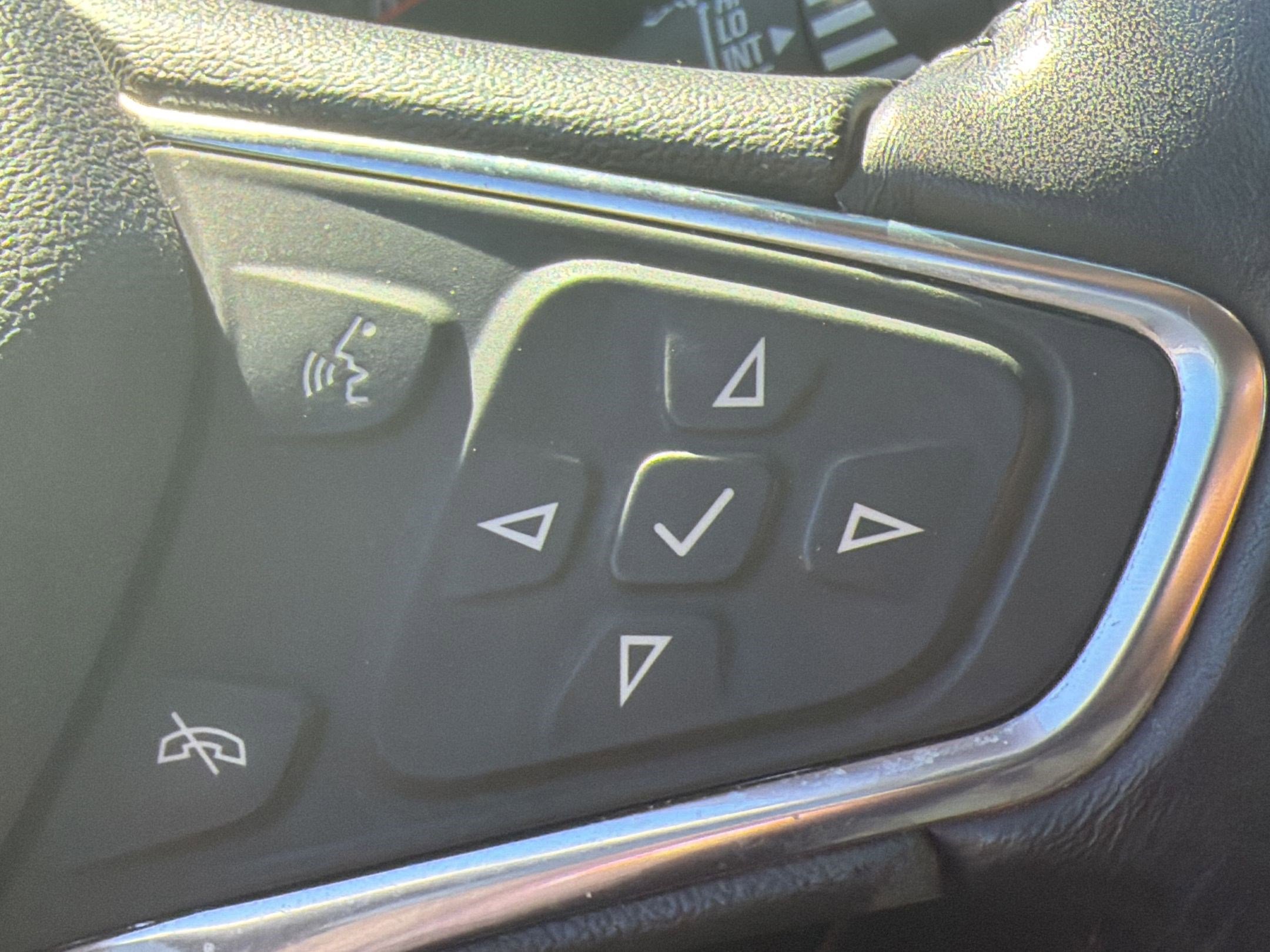 Used 2018 Chevrolet Equinox LT image 19