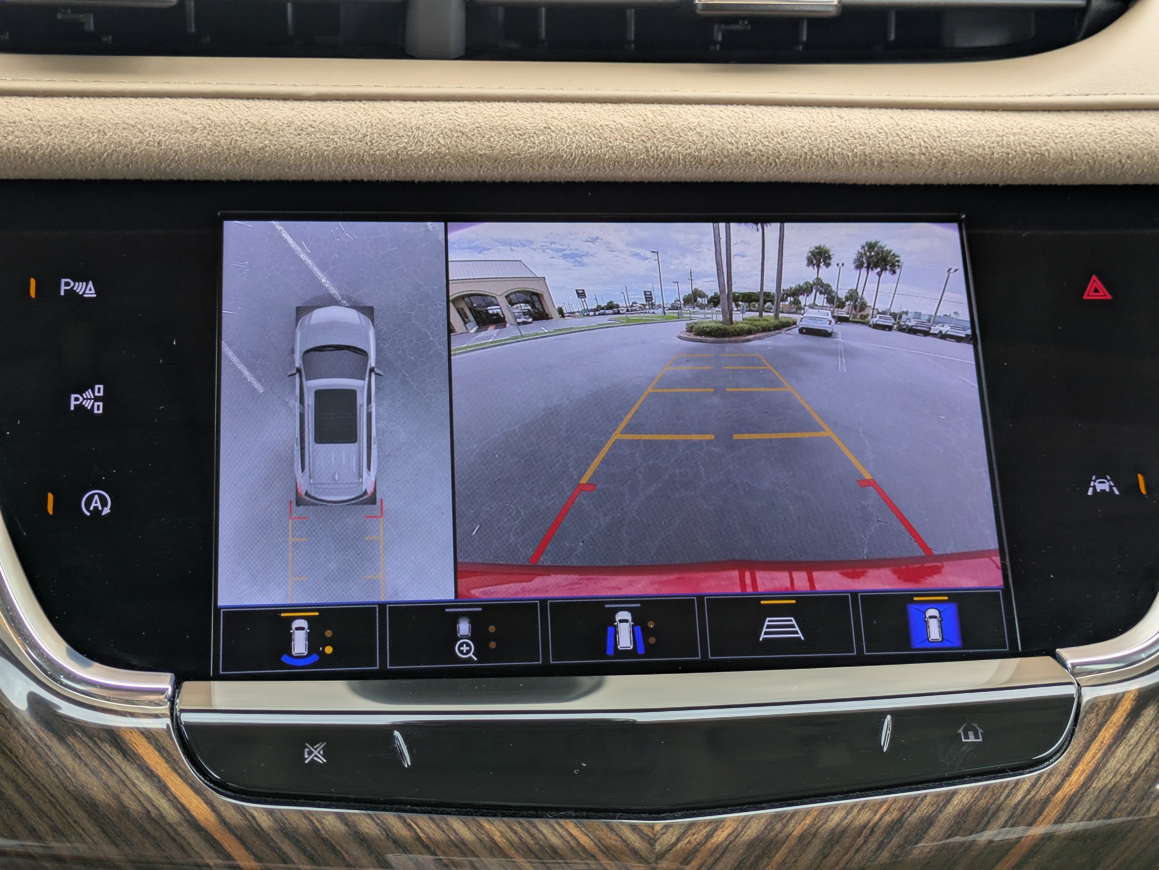 Certified 2025 Cadillac XT6 Premium Luxury w/ Platinum Package AWD/4WD image 29