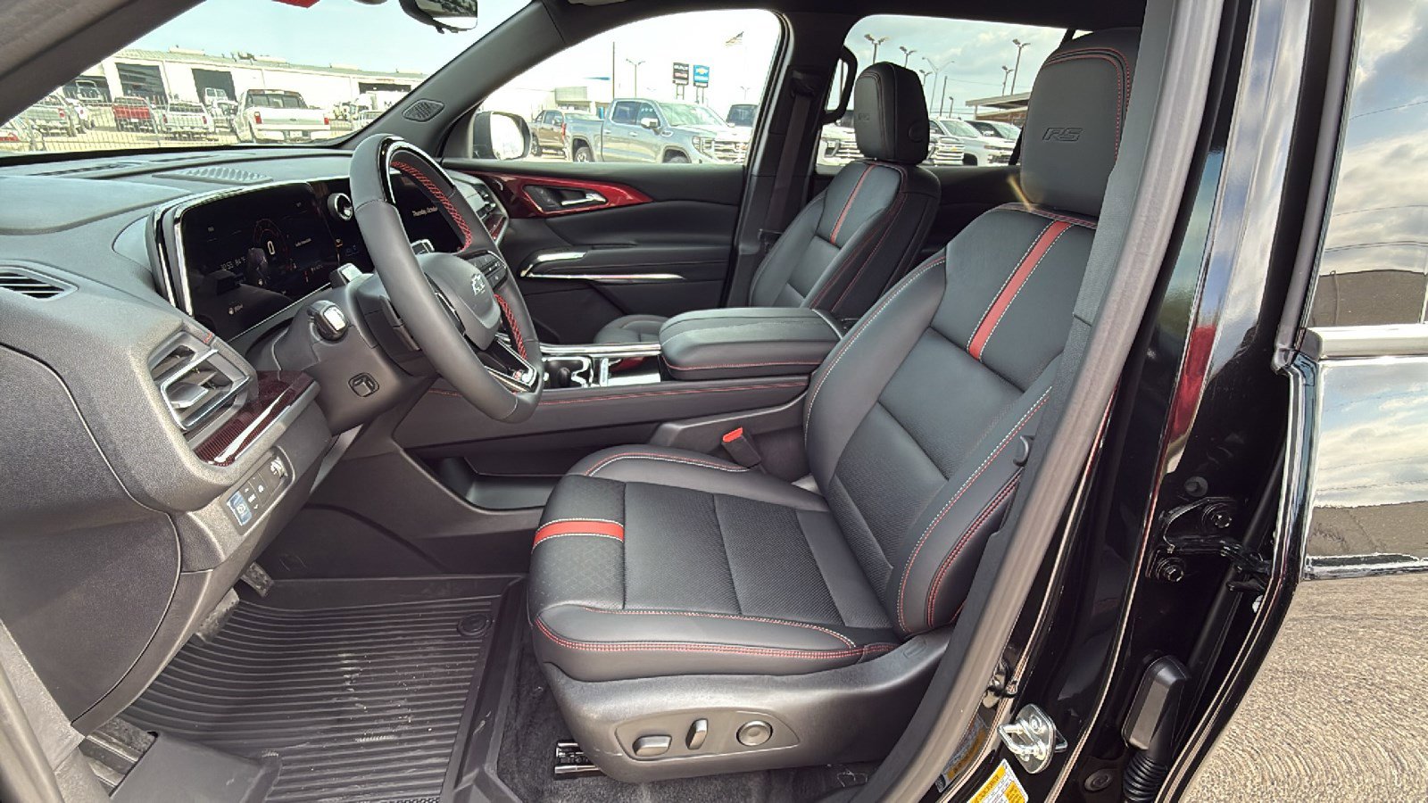 New 2026 Chevrolet Traverse RS image 11