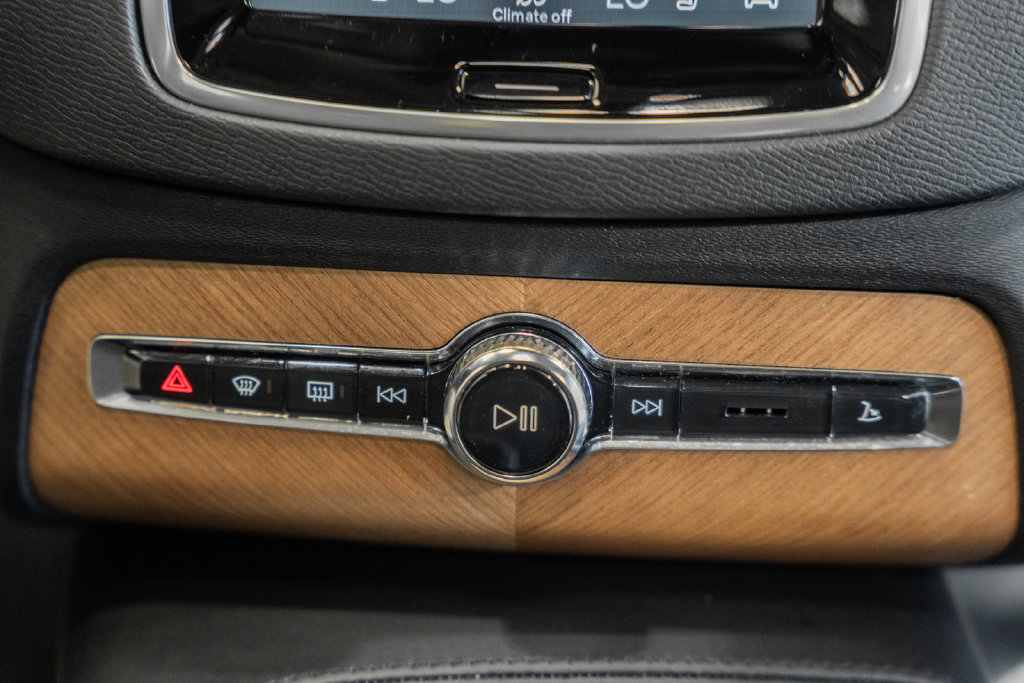 Used 2024 Volvo XC90 B6 Plus AWD/4WD image 23