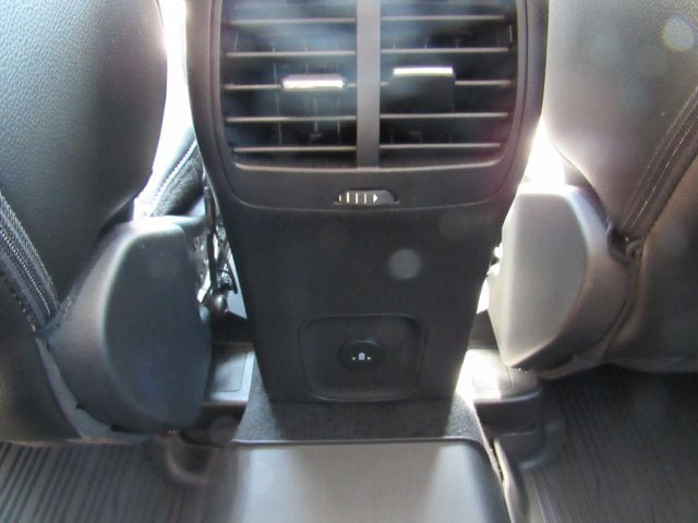 Used 2025 Ford Escape Platinum w/ Premium Technology Package AWD/4WD image 35
