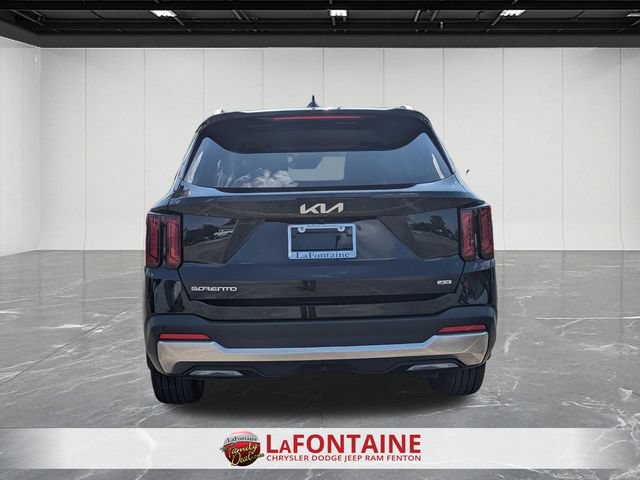 Used 2025 Kia Sorento X-Line EX AWD/4WD image 4