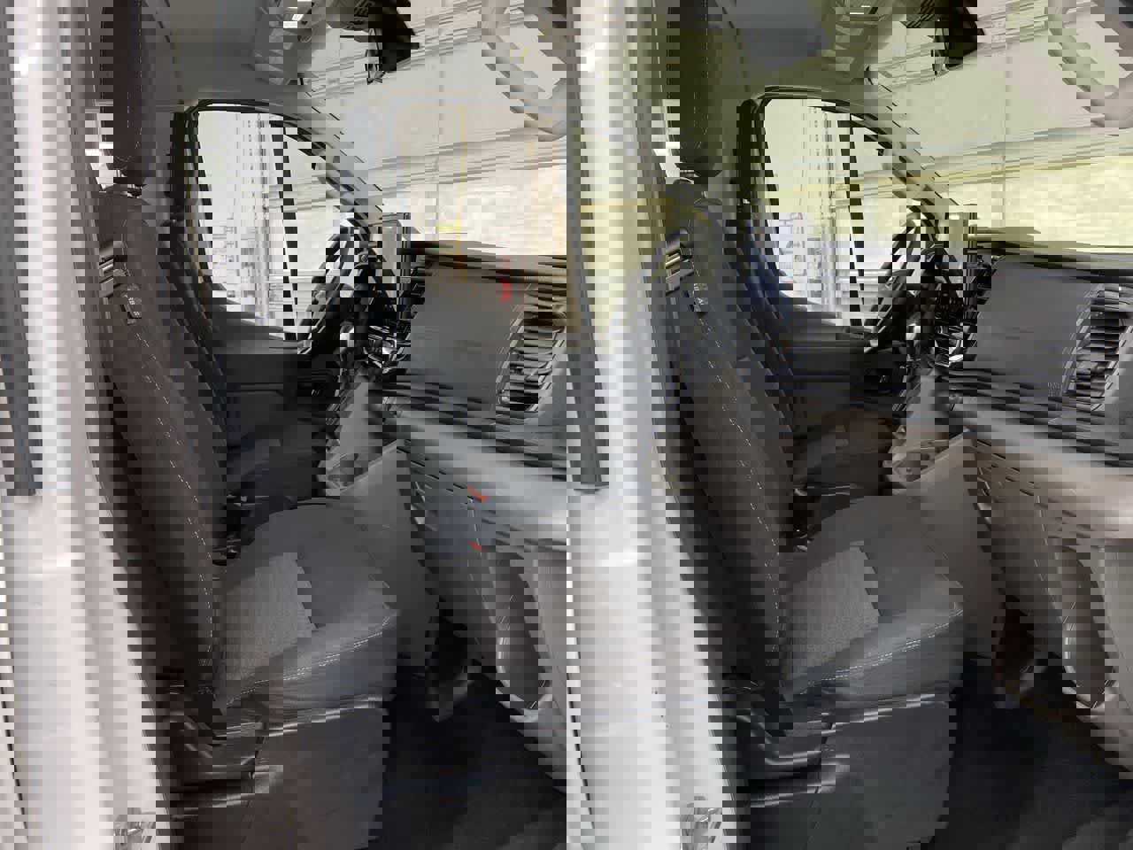 Used 2023 Ford Transit 350 XLT image 18