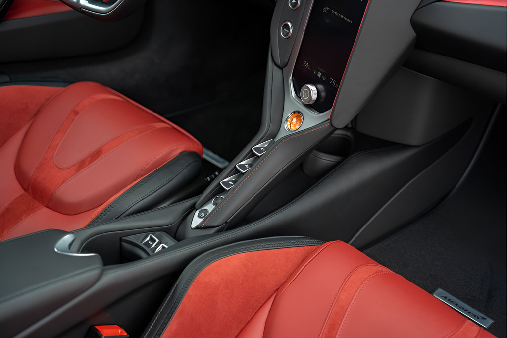 New 2026 McLaren 750S Spider RWD image 37