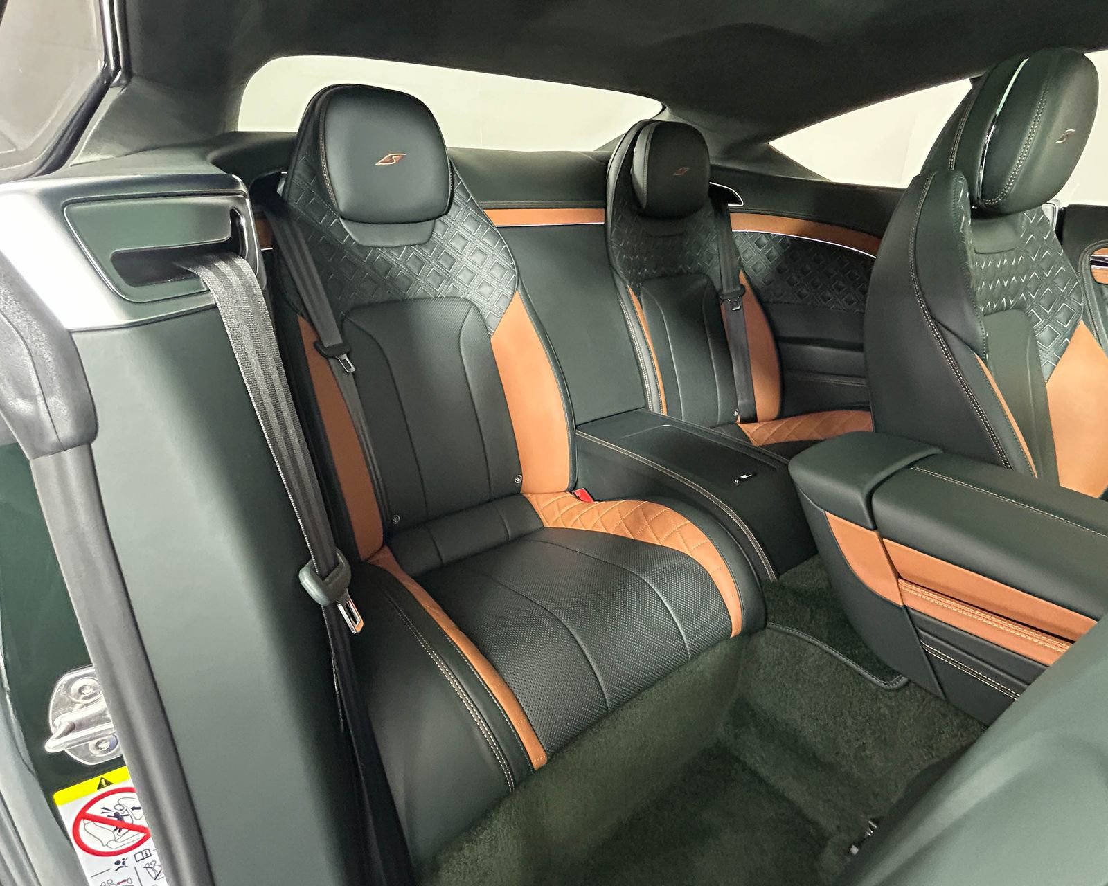 Used 2024 Bentley Continental GT V8 image 32