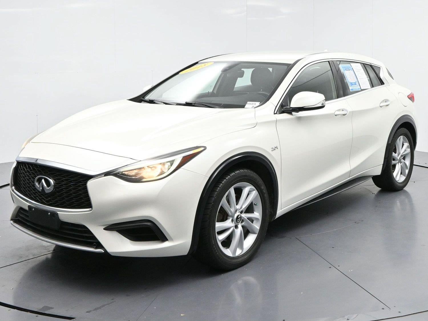 Used 2018 INFINITI QX30 FWD image 3