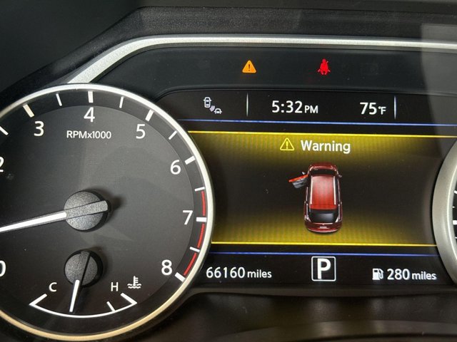 Used 2018 Nissan Murano SV w/ Premium Package image 16