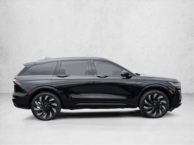 Used 2024 Lincoln Nautilus Reserve w/ Equipment Group 202A image 4