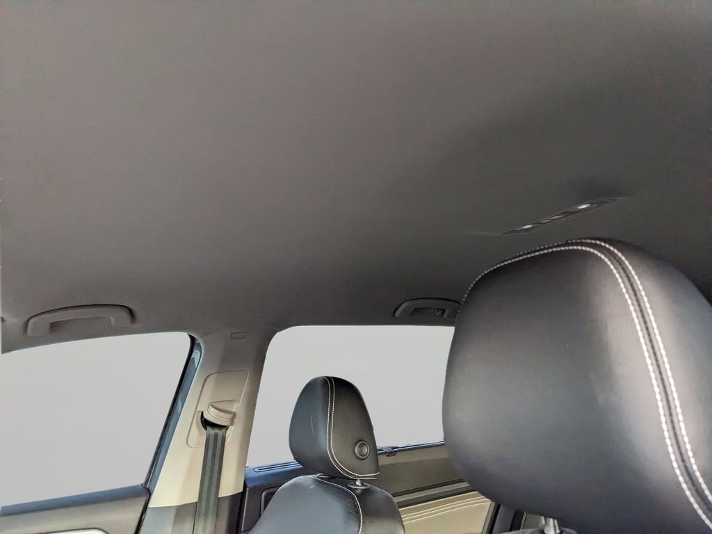 Used 2023 Volkswagen Atlas SE w/ Black Wheel Package FWD image 21