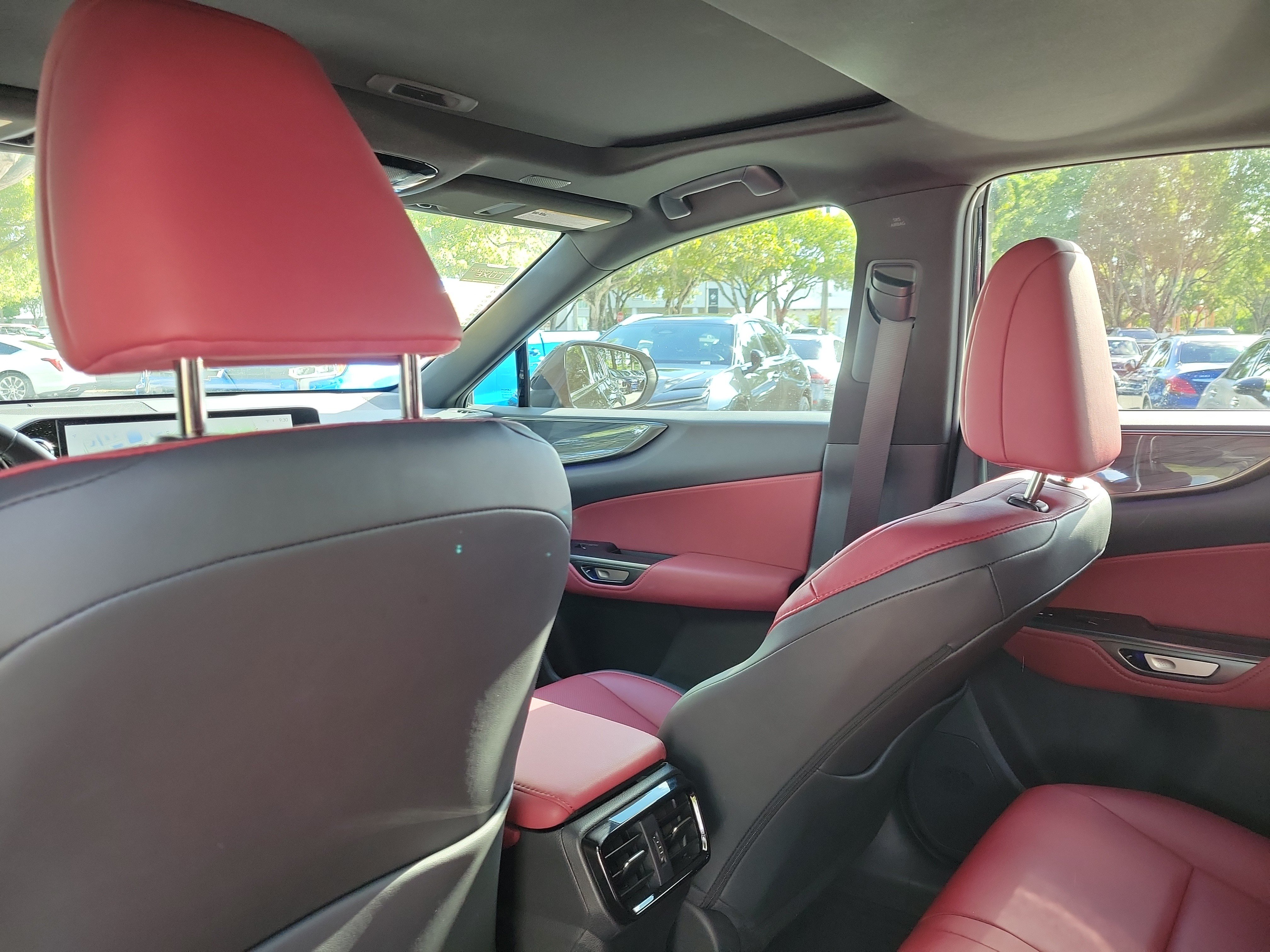 Used 2025 Lexus NX 250 FWD w/ Cold Area Package image 9